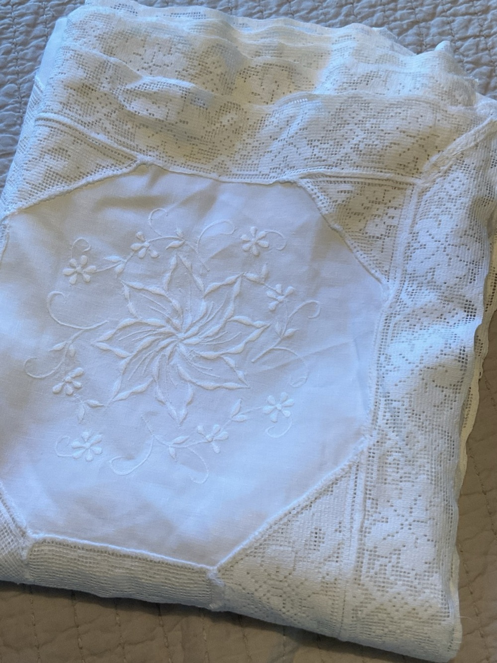Embroidered White Lace Tablecloth Classic Dining